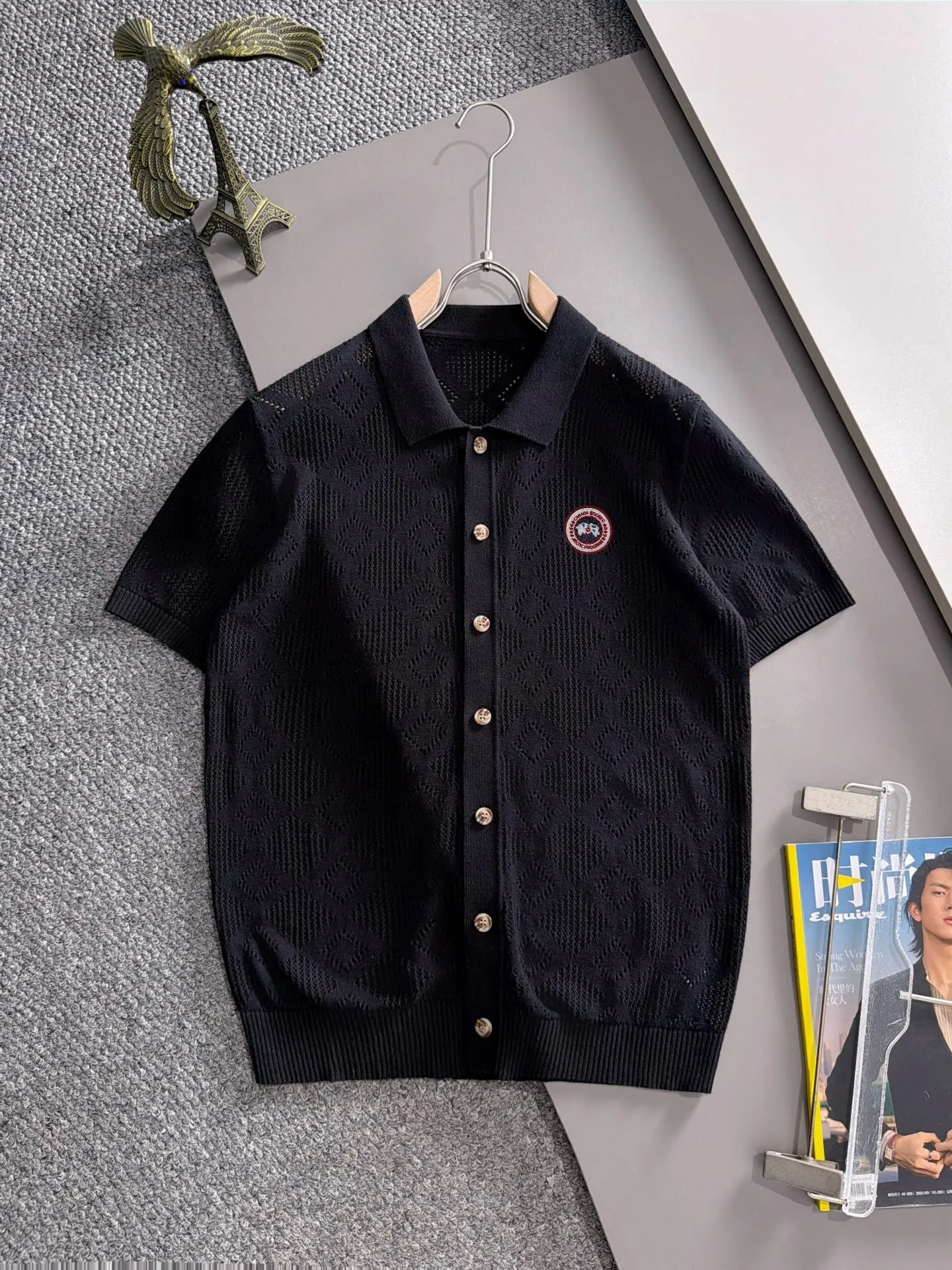 Big Goose High Quality 26ss New Arrival men's knitted short-sleeved T-shirt is made of combed cotton yarn knitted cotton fabric, no pressure when entering and exiting the counter. Exclusive control of raw materials. It feels substantial when weighed, and the upper body is more textured than ordinary T-shirts. This texture can handle the weather easily and is suitable for both hot and cold! Designed for a loose fit. Size: M to 3XL